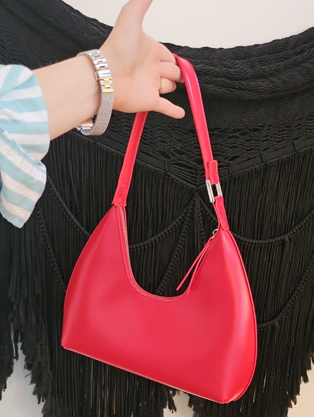 Sleek Red Shoulder Bag - Women's Fashion Handbag